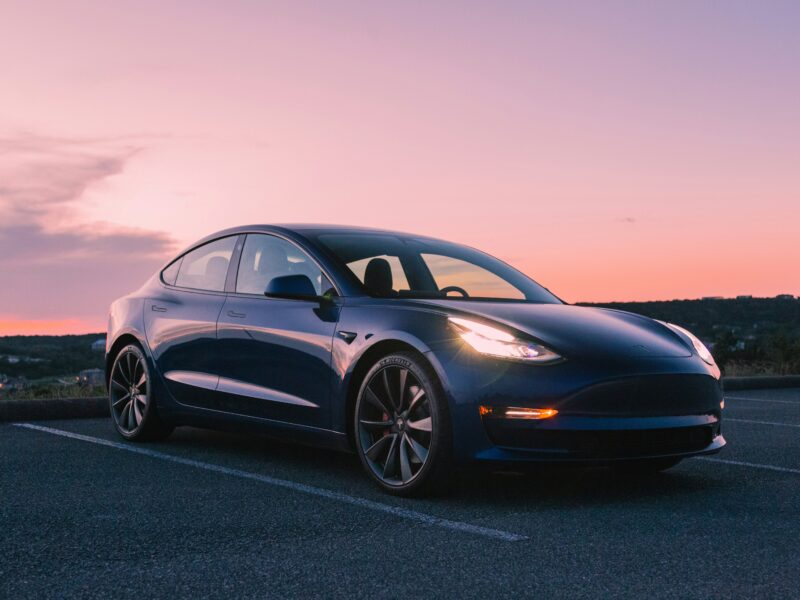 tesla samochody elektryczne
